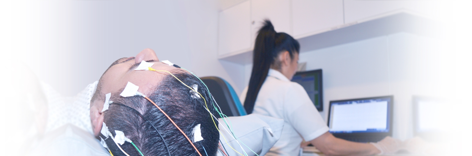 Monitorizarea video-electroencefalografică (EEG)